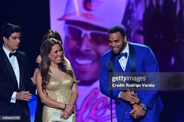 Danilo Carrera, Lindsay Casinelli and Nelson Cruz onstage at the inaugural Premios Univision Deportes backstage at Univision Studios on December 18,...