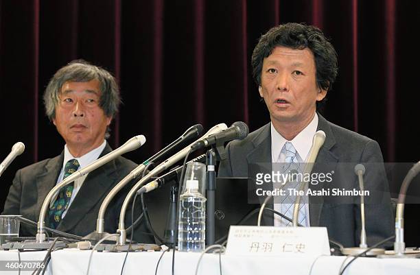 Hitoshi Niwa , a senior researcher of the Riken research institute speaks while special adviser in charge of Riken's verification testing Shinichi...