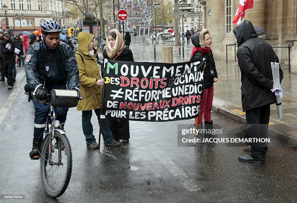 FRANCE-ARTS-PERFORMANCE-DEMO