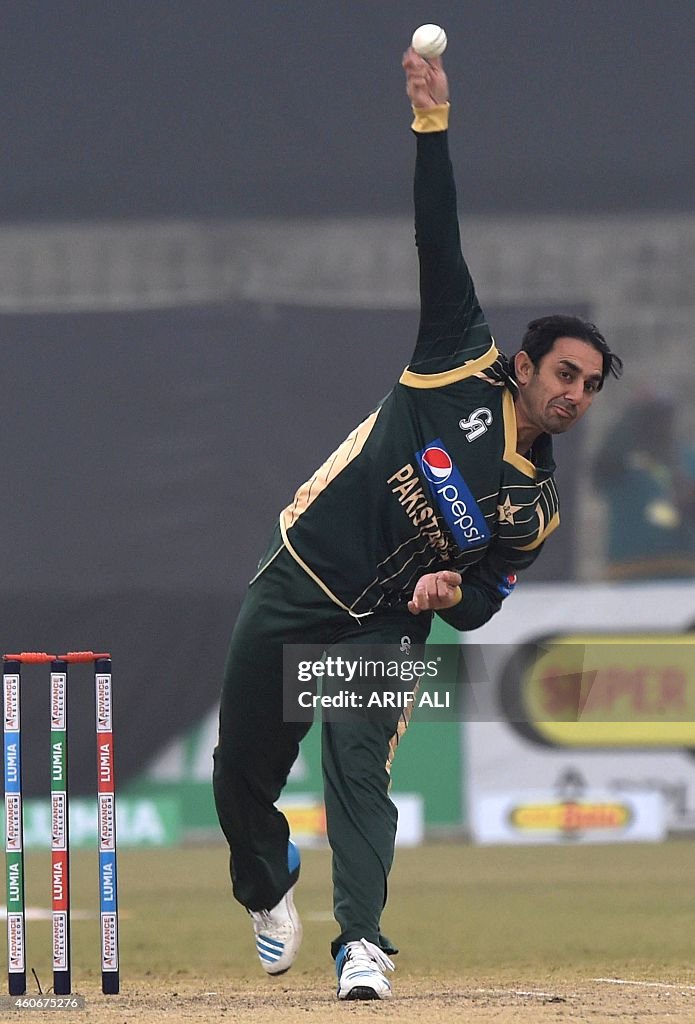 CRICKET-PAK-BOWLERS-AJMAL