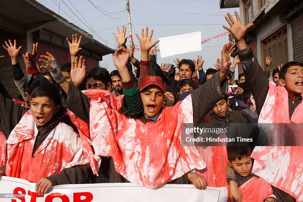 Kashmiri Shiite Boys Protest Over Peshawar Terror Attack In Pakistan