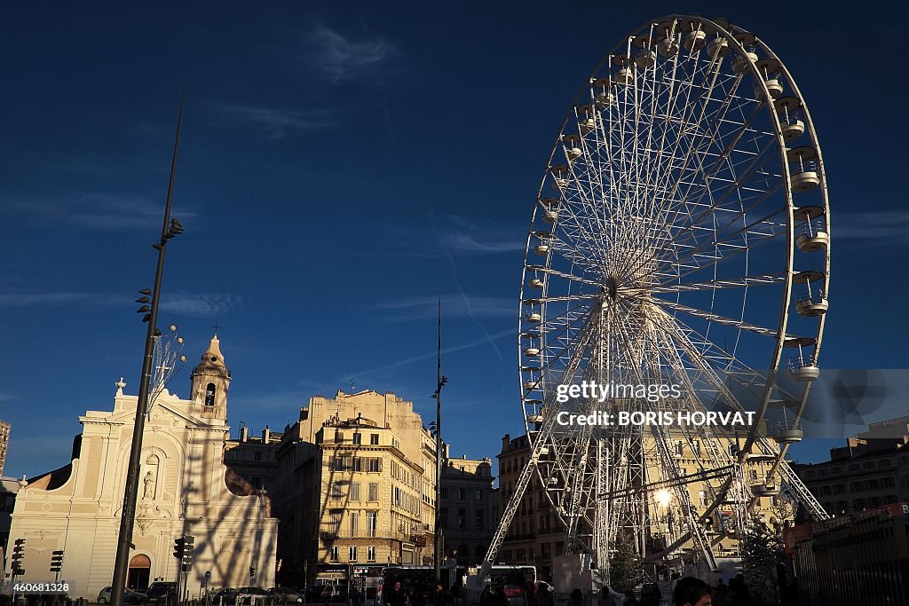 FRANCE-WHEEL-FEATURE