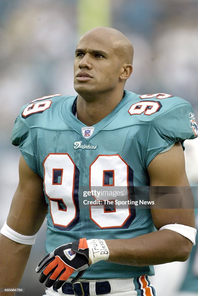 Jason R. Taylor Jason Taylor of the Miami Dolphins participates in warm ups before a ...