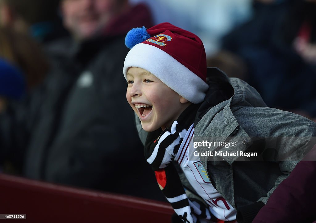 Aston Villa v Manchester United - Premier League