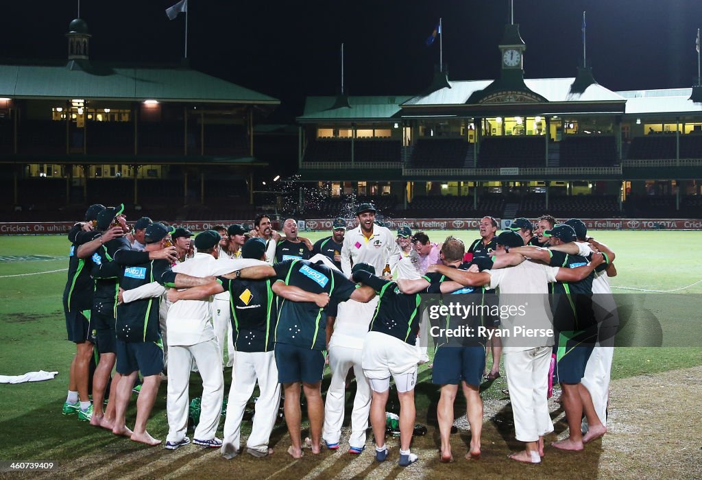 Australia v England - Fifth Test: Day 3