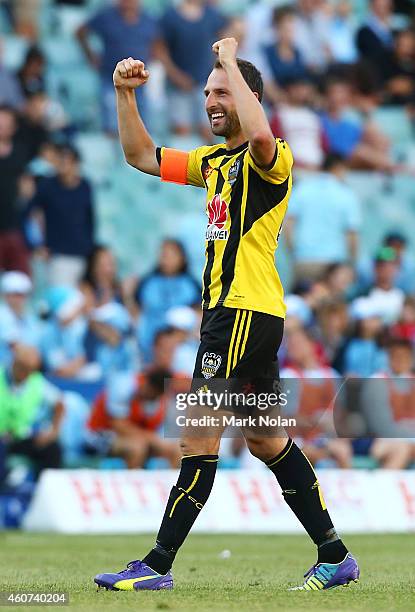 Andrew Durante of Wellington celebrates winning the round 12 A-League match between Sydney FC and Wellington Phoenix at Allianz Stadium on December...