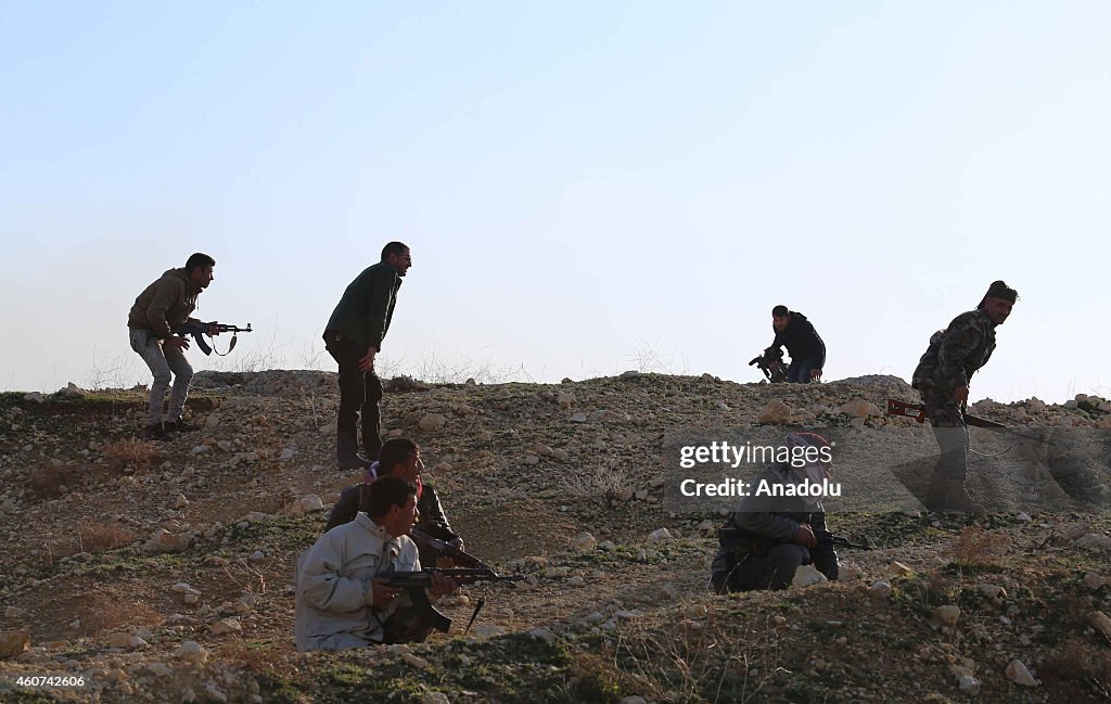 Peshmerga forces stage attacks against ISIL members in Sinjar