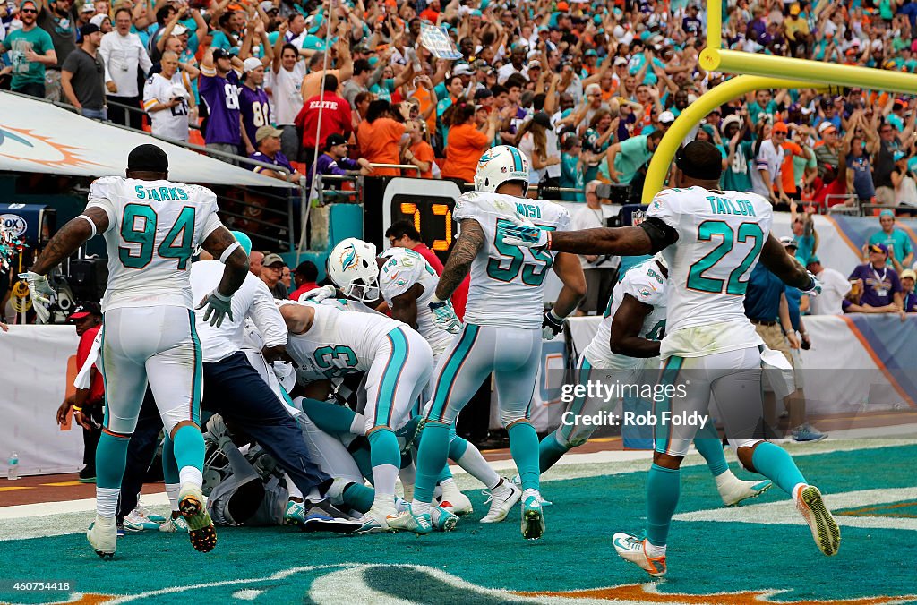 Minnesota Vikings v Miami Dolphins