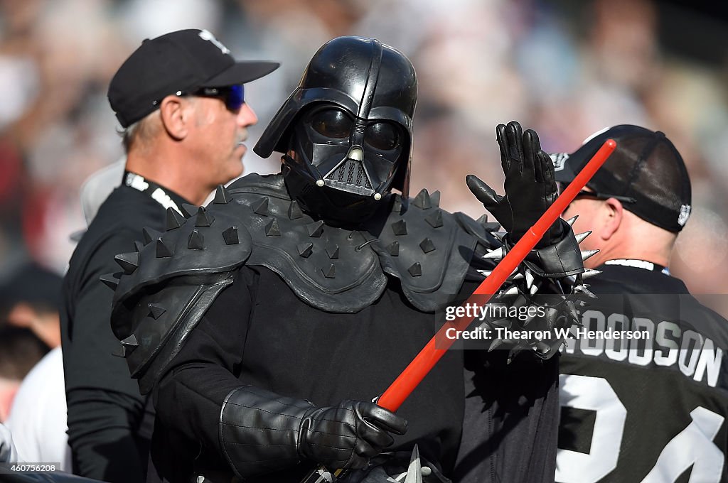 Buffalo Bills v Oakland Raiders