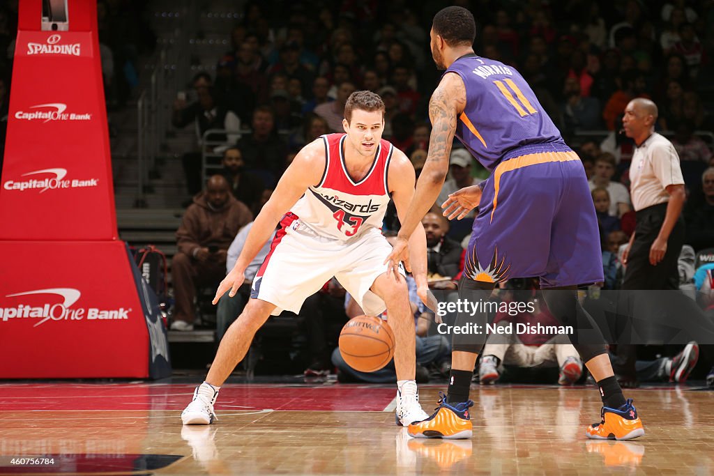 Phoenix Suns v Washington Wizards