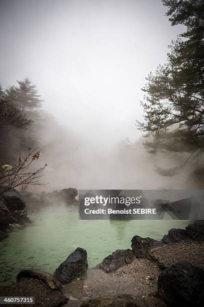 steamy kusatsu - gunma prefecture imagens e fotografias de stock