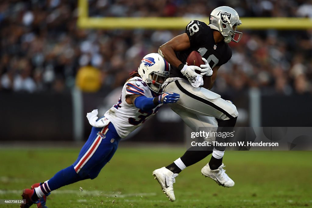 Buffalo Bills v Oakland Raiders