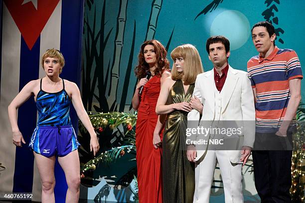 Amy Adams" Episode 1672 -- Pictured: Kate McKinnon as Diana Nyad, Cecily Strong as Gloria Estefan, Amy Adams, Kyle Mooney as Tony Montana and Pete...