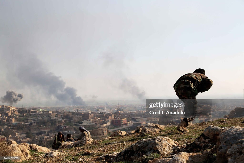 Clashes between ISIL and Peshmerga forces in Sinjar