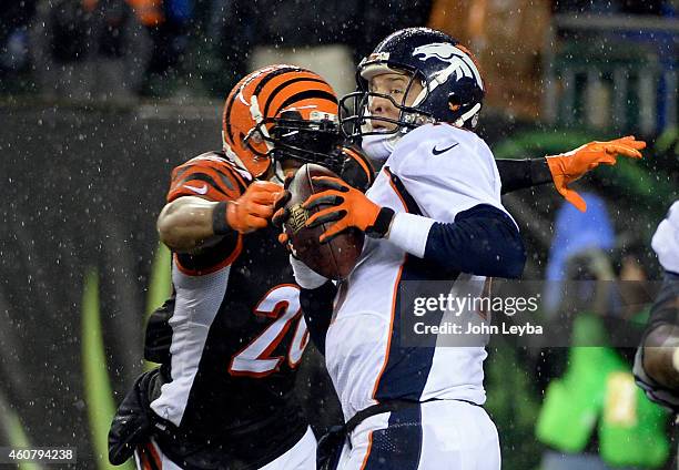 Cincinnati Bengals wide receiver A.J. Green gets sacked by Cincinnati Bengals free safety Taylor Mays during the fourth quarter December 22, 2014 at...