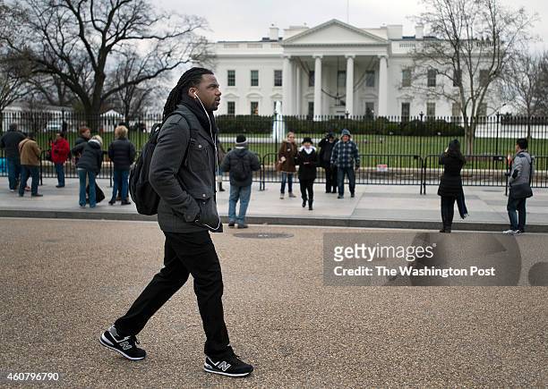 Former NFL wide receiver Donte Stallworth walks by the White House on his way to work at an internship with the Huffington Post in Washington DC,...