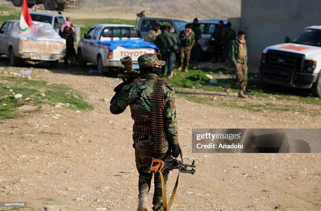Syrian peshmergas fight against ISIL in Sinjar