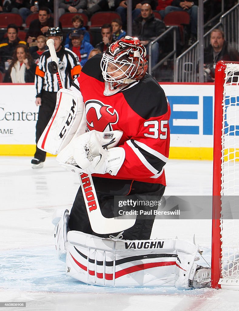 Carolina Hurricanes v New Jersey Devils