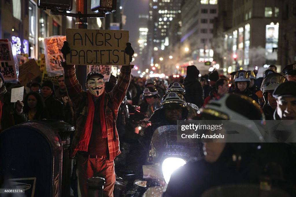 New Yorkers protest against police violence