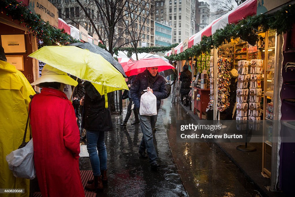 Last-Minute Shoppers Rush To Find Holiday Gifts On Christmas Eve