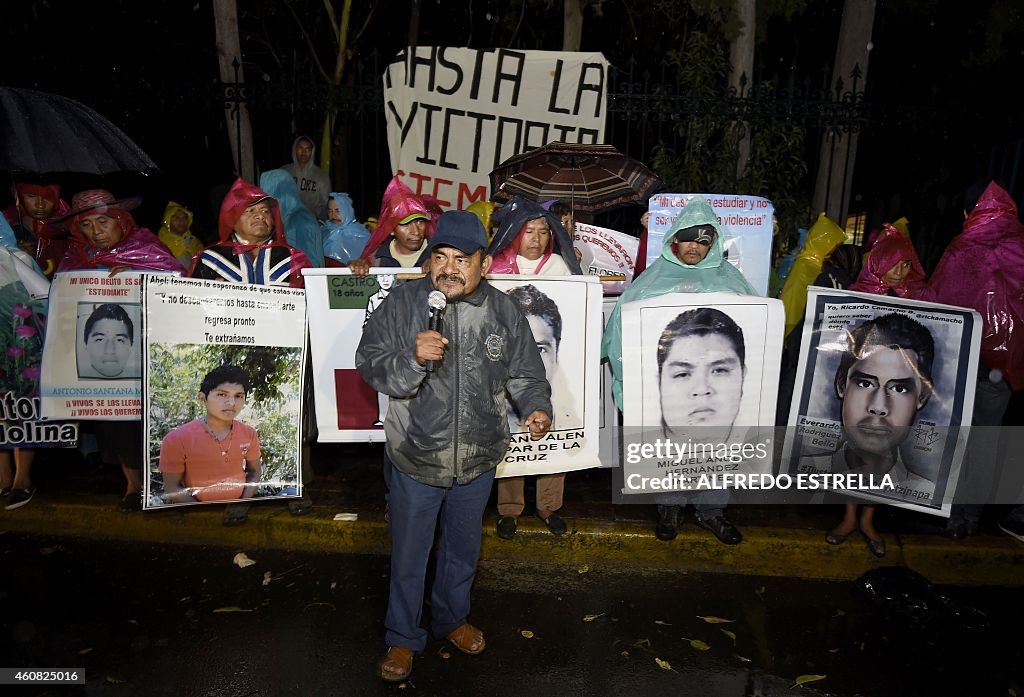 MEXICO-STUDENTS-MISSING-RELATIVES