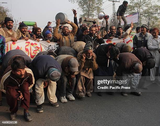 Pakistan Razi Ricksha 1 421 Pakistani Rickshaw Stock Photos, High-Res Pictures, and Images ...