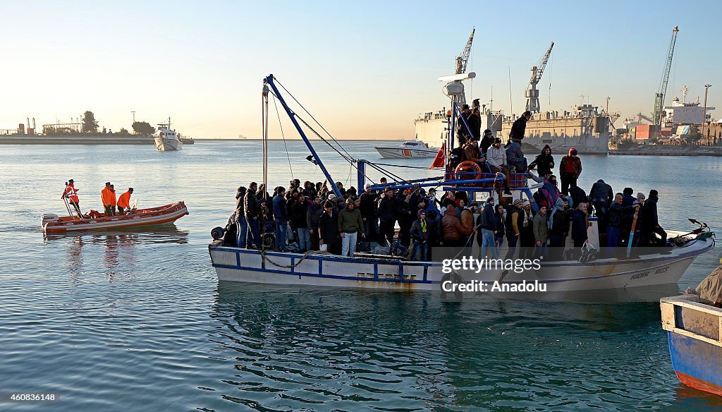 Turkey captures 241 illegal migrants in Mediterranean Sea