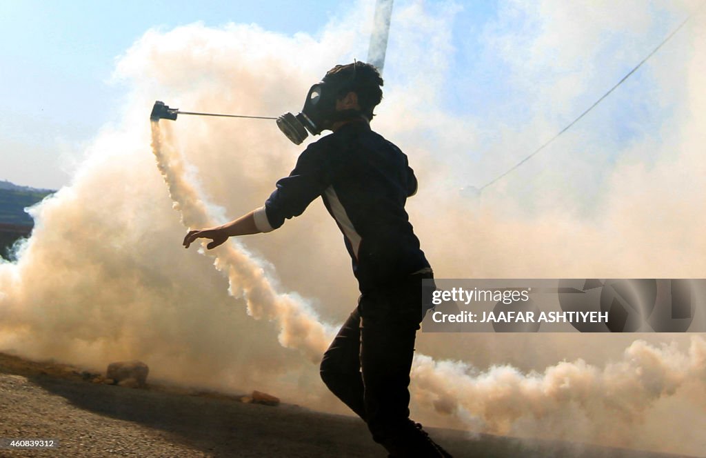 TOPSHOT-PALESTINIAN-ISRAEL-CONFLICT-CLASHES