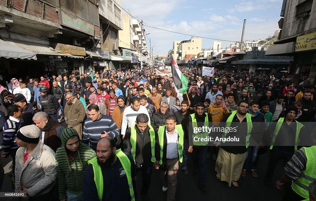 Jordanians protest against natural gas agreement between Israel and Jordan in Amman