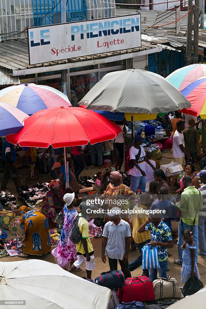 La República gabonesa, Estuaire provincia, Libreville, street market.