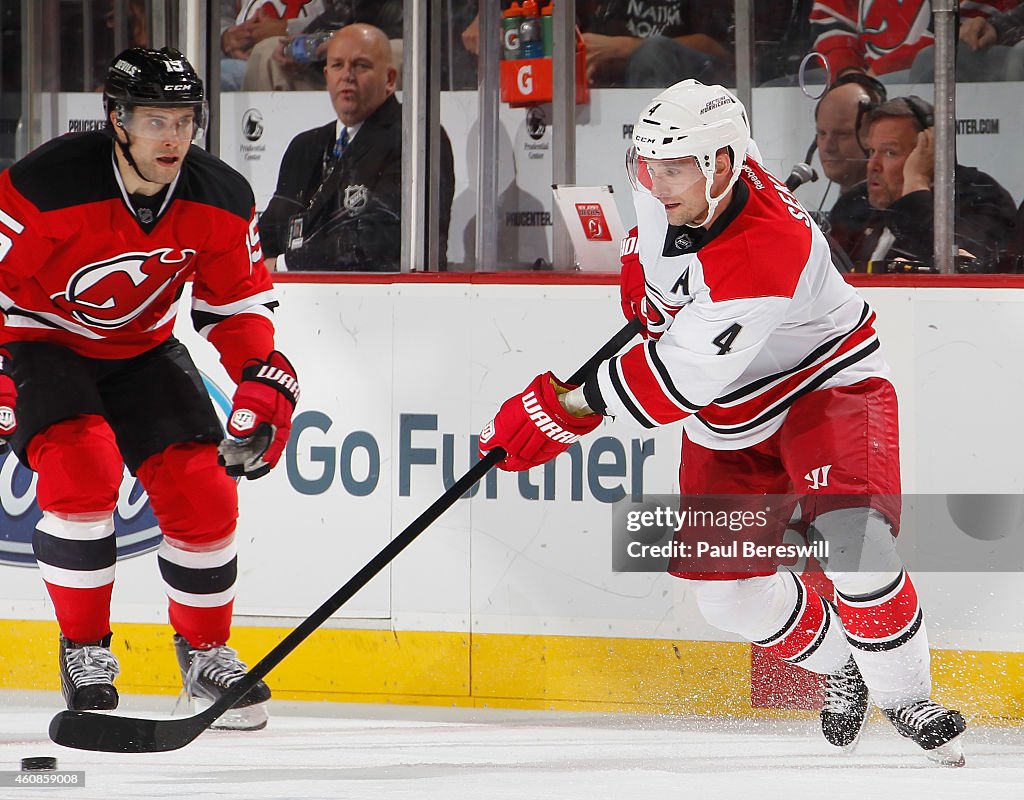 Carolina Hurricanes v New Jersey Devils