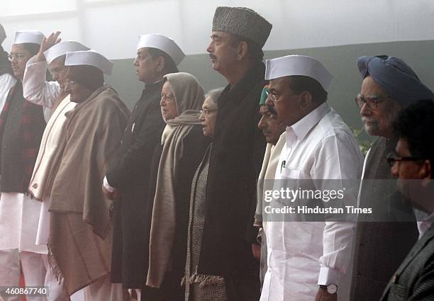 Former Prime Minister Manmohan Singh with Congress leaders Ghulam Nabi Azad, AK Antony, Veerapa Moily, Ghulam Nabi Azad and others after flag...