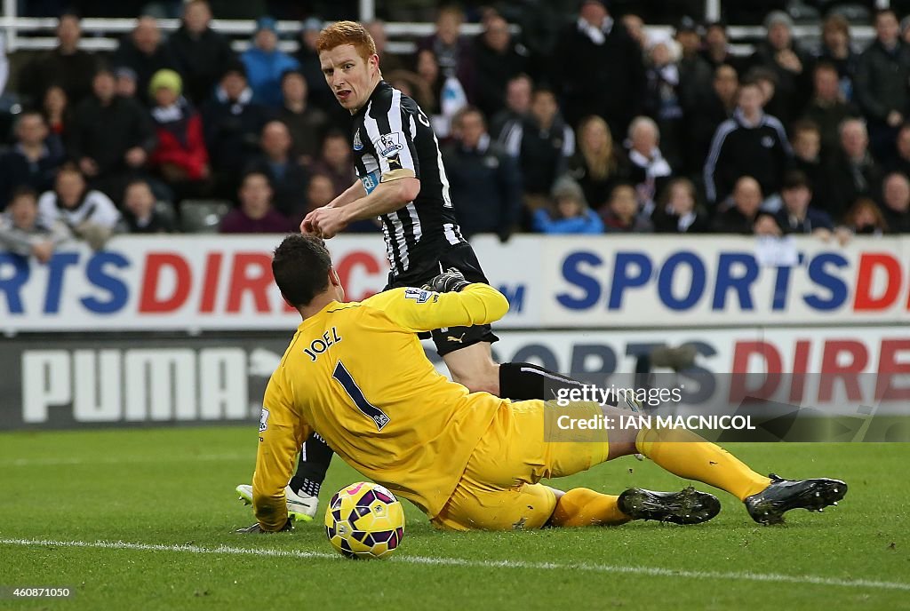 FBL-ENG-PR-NEWCASTLE-EVERTON