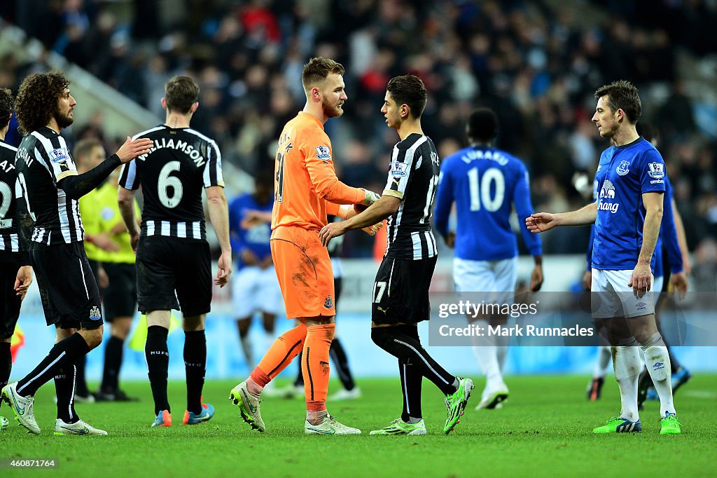 Newcastle United v Everton - Premier League