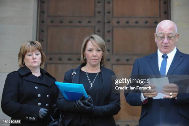 Julie Reece Debbie Essery Photos and Premium High Res Pictures - Getty Images