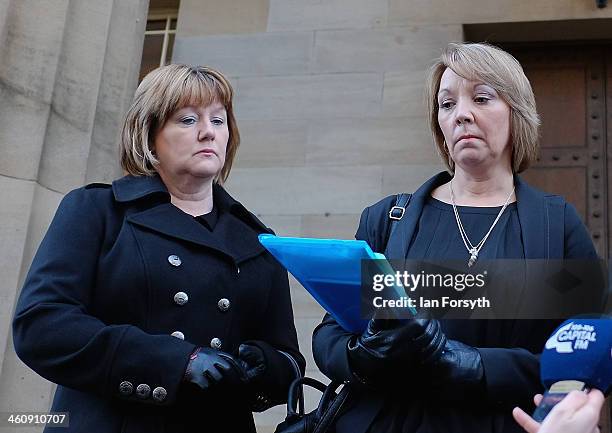 Julie Reece Debbie Essery Photos and Premium High Res Pictures - Getty Images