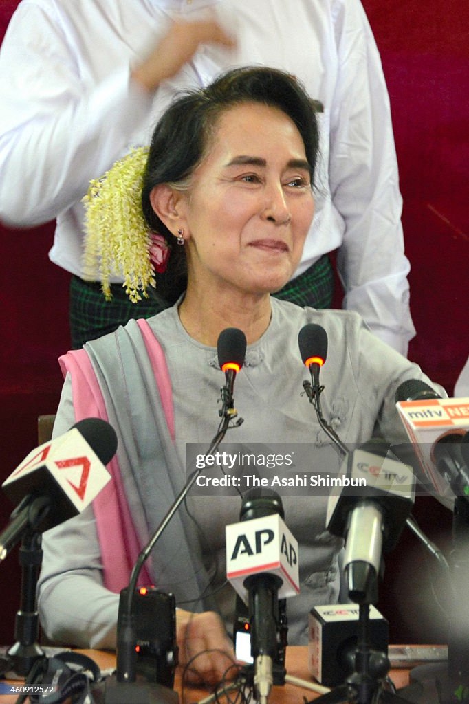 Aung San Suu Kyi Press Conference