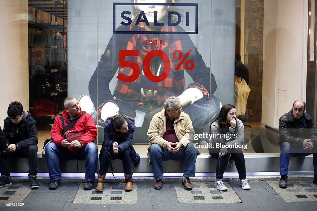 New Year Sales As Consumers Still Weary Of Italian Economy