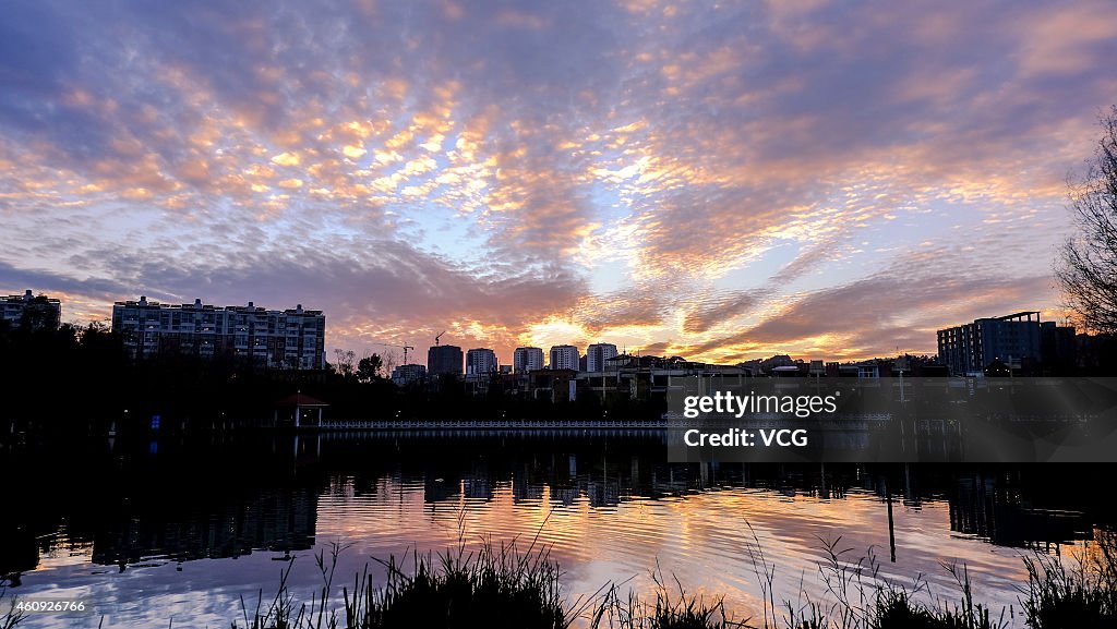 Bright Displays Of Night Clouds Lights Skies In Kunming