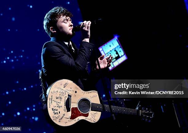 Jake Roche Singer 13 Jake Clark Singer Stock Photos, High-Res Pictures, and Images ...