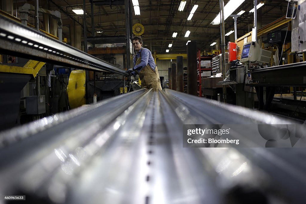 U.S. Factory Orders Rise 1.8 Percent in November