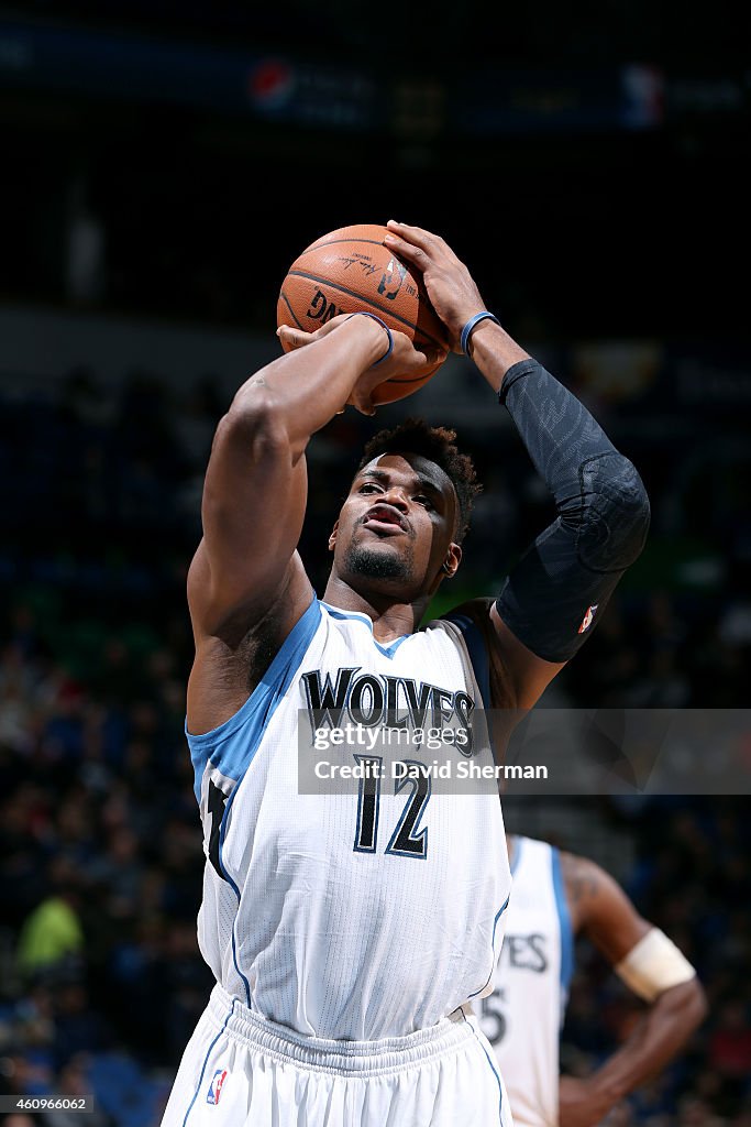 Sacramento Kings v Minnesota Timberwolves