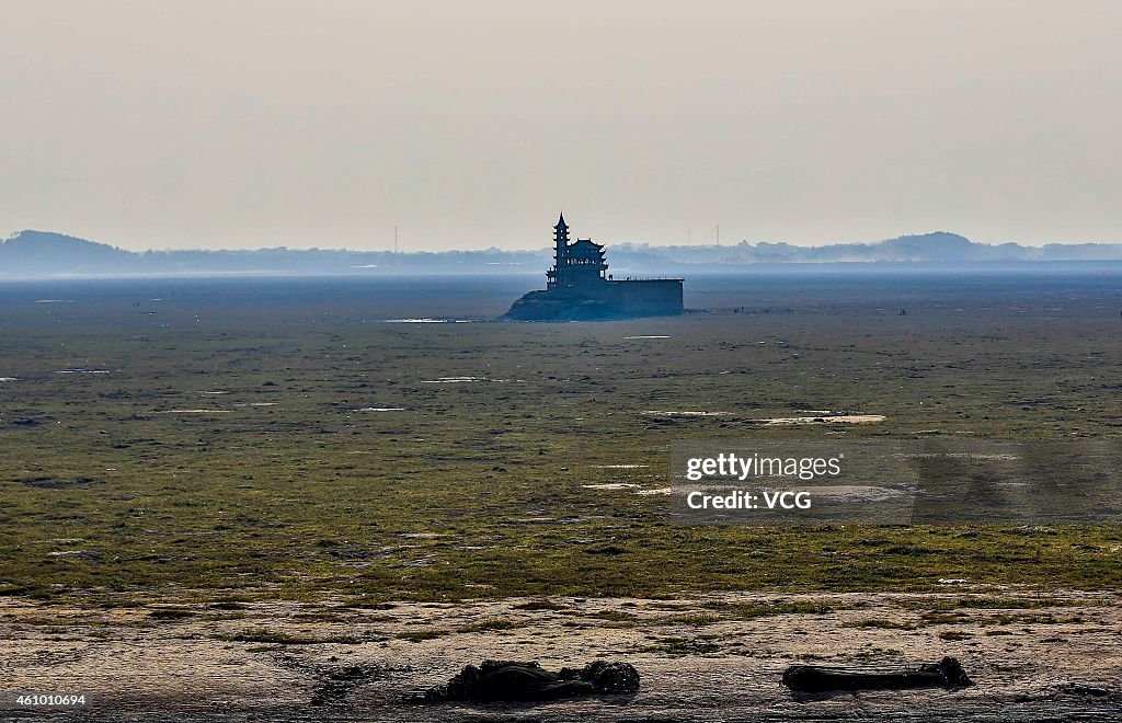 China's Largest Freshwater Lake Water Line Drops Closely To Record Low