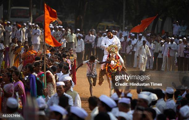 Vitthal Vari Rinagan 106 Devotees Of Vitthal Stock Photos, High-Res Pictures, and Images ...