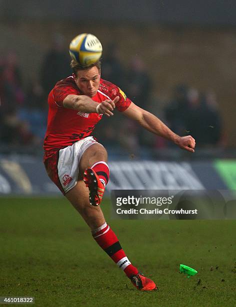 Will Robinson of London Welsh kicks a penalty during the Aviva Premiership match between London Welsh and Harlequins at Kassam Stadium on January 04,...