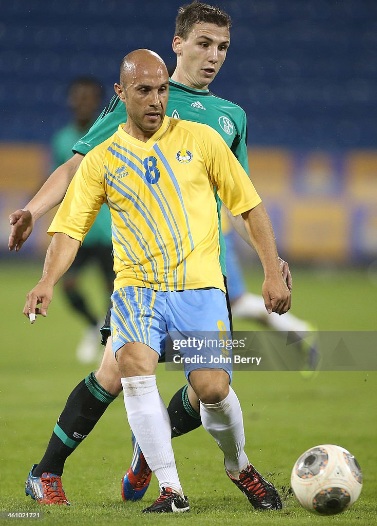 Schalke 04 v Al Gharafa SC - Friendly