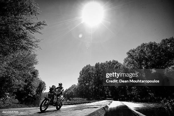 David Casteu of France for the ELF KTM Factory Team competes on Day 1 of the Dakar Rally 2014 on January 5, 2014 in Santa Rosa de Calamuchita,...