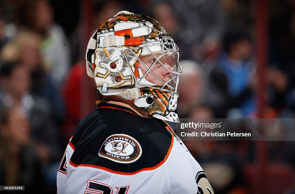 Anaheim Ducks v Arizona Coyotes