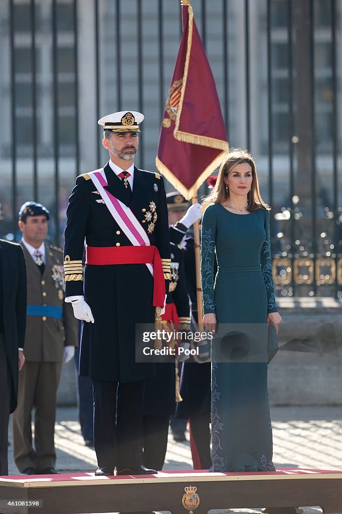 Spanish Royals Celebrate New Year's Military Parade 2015