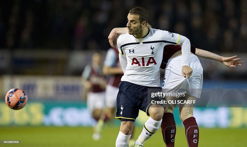 FBL-ENG-FACUP-BURNLEY-TOTTENHAM